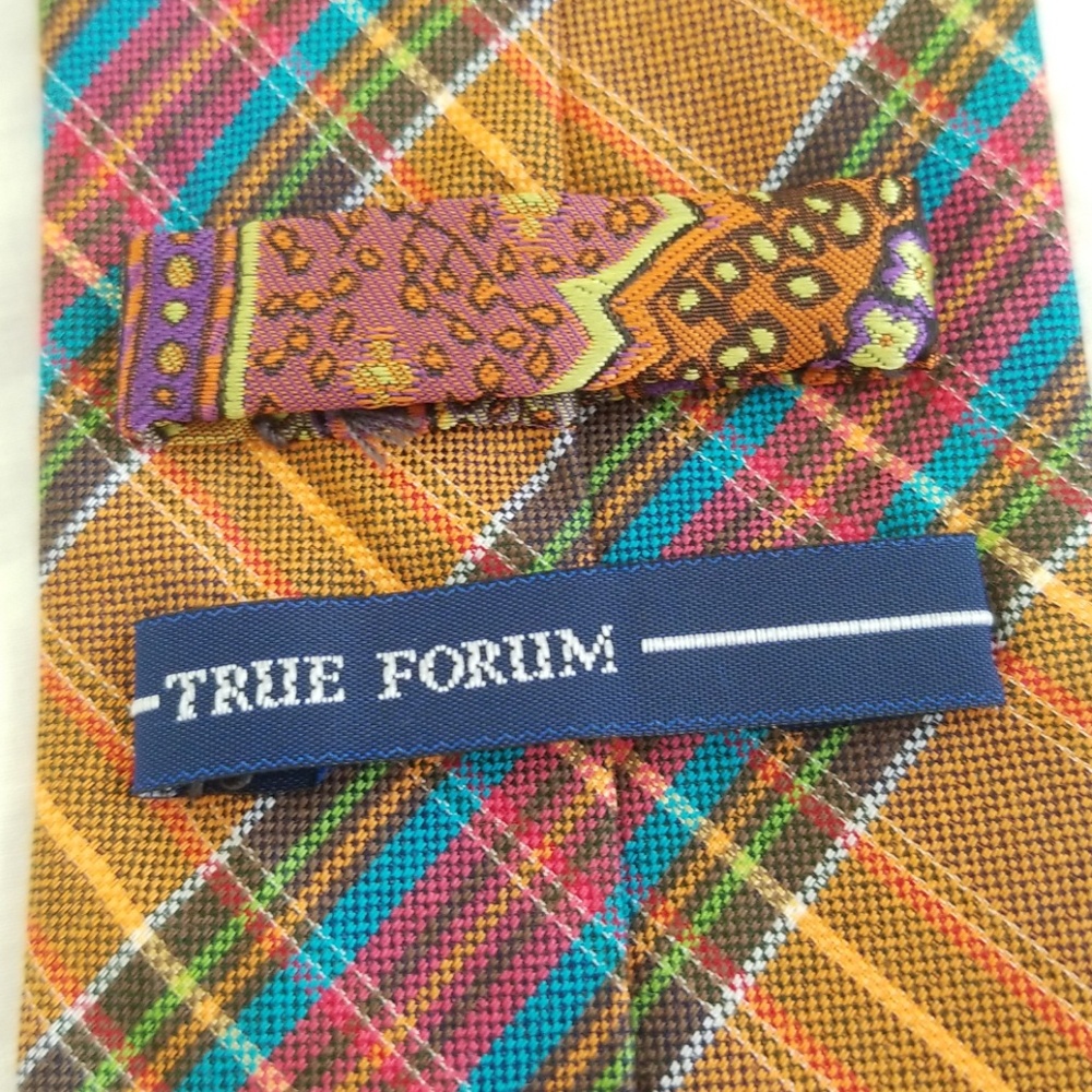 True Forum men's tie. NWOT. Gold/brown background. - Picture 4 of 5